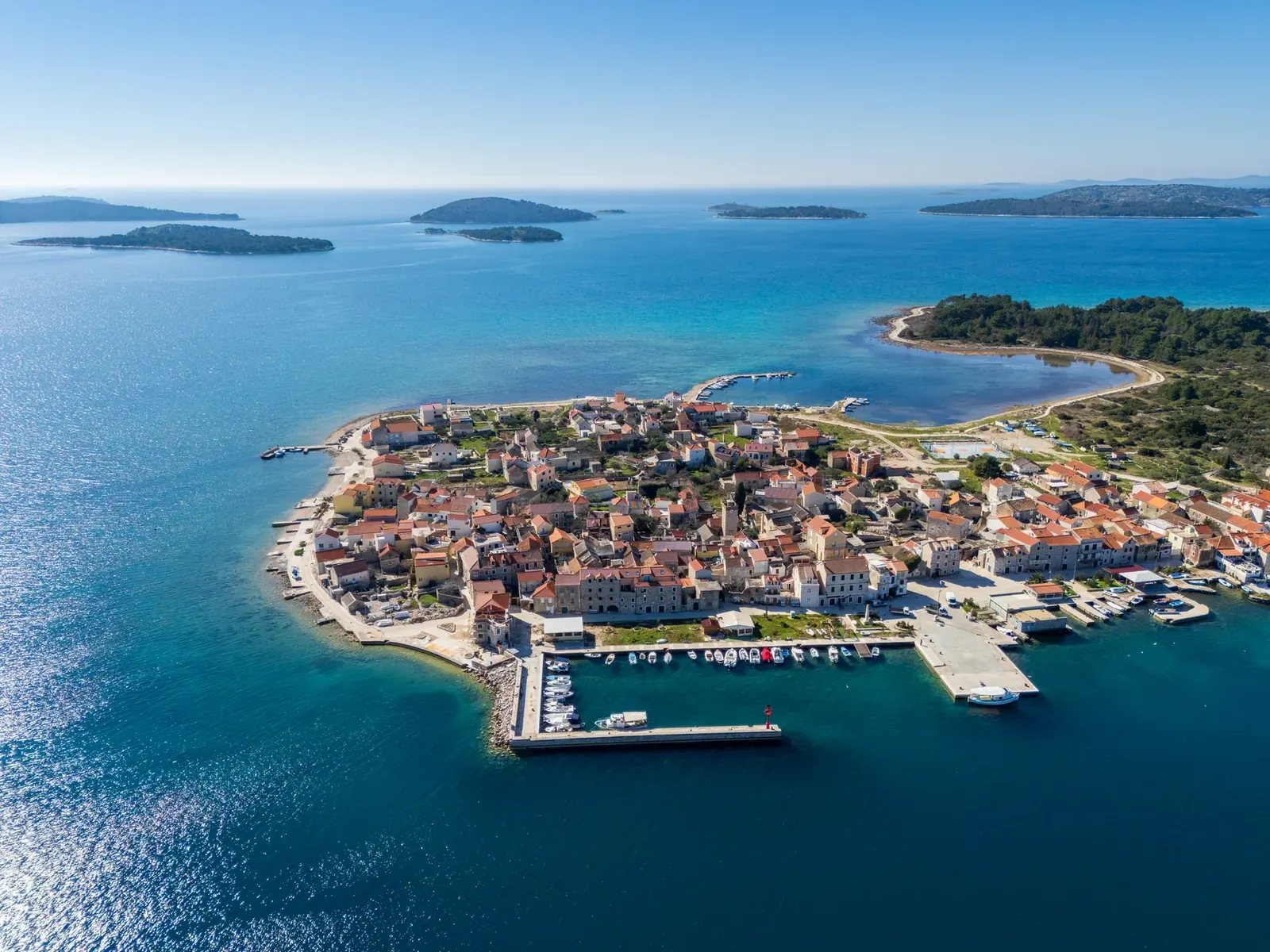 Primošten i okolni otoci iz zraka